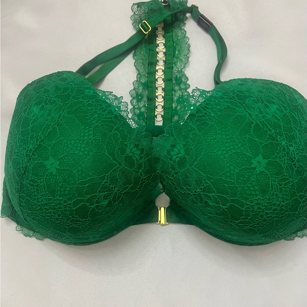 Very sexy uplift plunge, Chain Racerback lace bra in green by Victoria Secret.